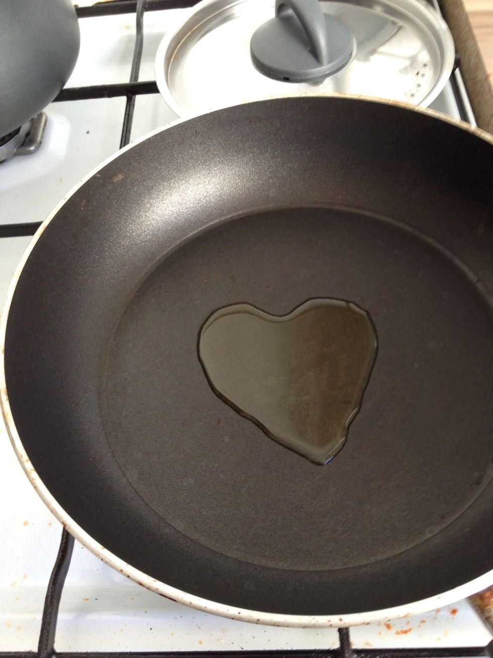 Heat up some oil in a frying pan.