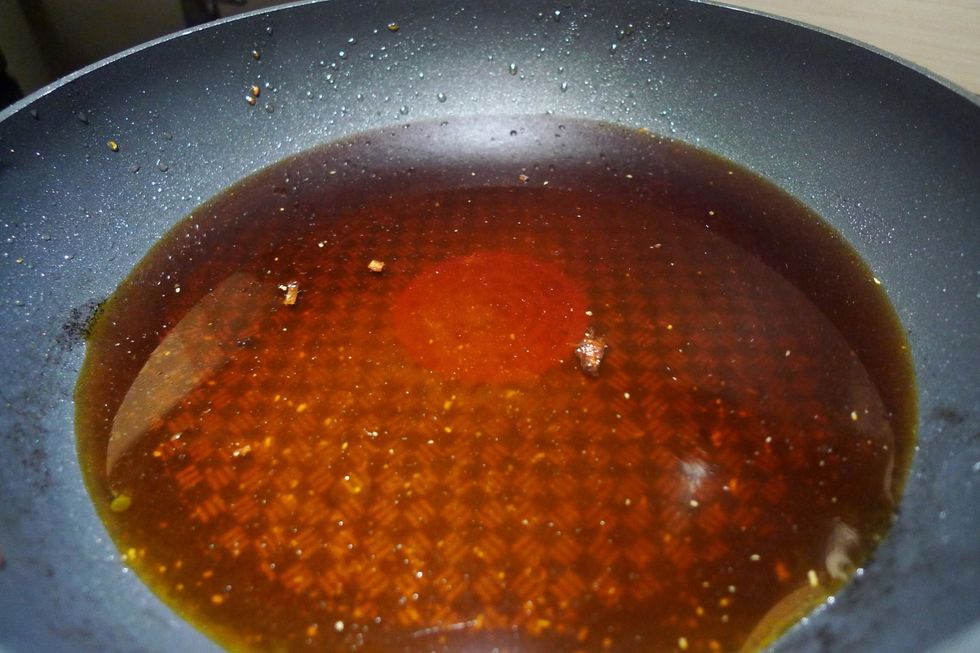 Heat up the seasoning mixture and bring to a boil.