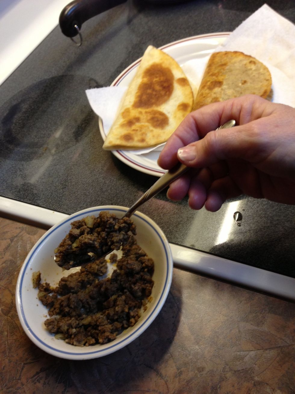 How to make crispy fresh tacos using flour tortillas B+C Guides