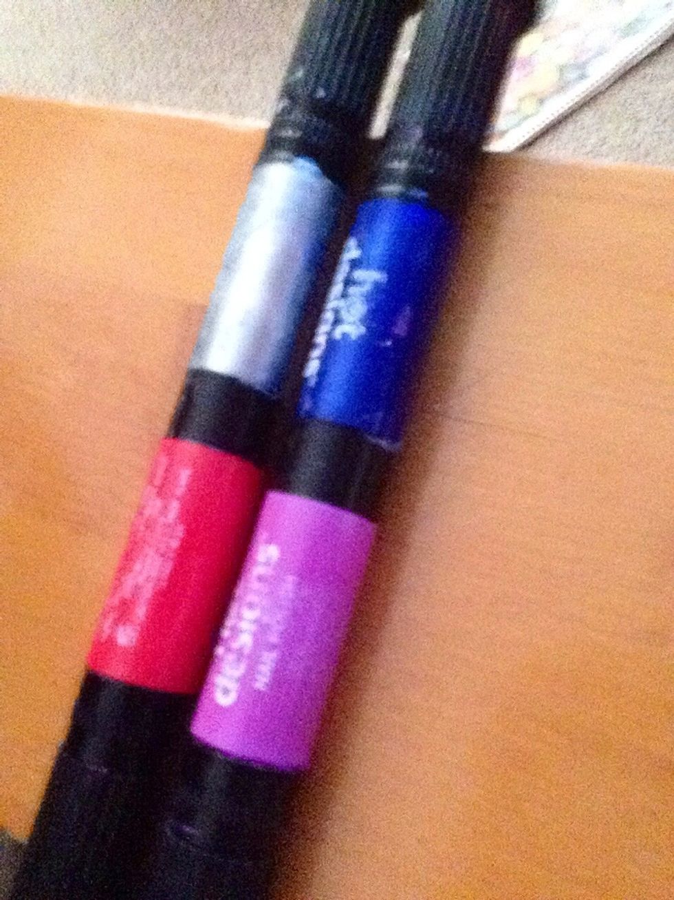 Hello!! Today I'll be showing tou how to make USA flag nails!! I will be using red,silver ( Could use white if you want ) and blue. The brand I'm using is Hot Desings.