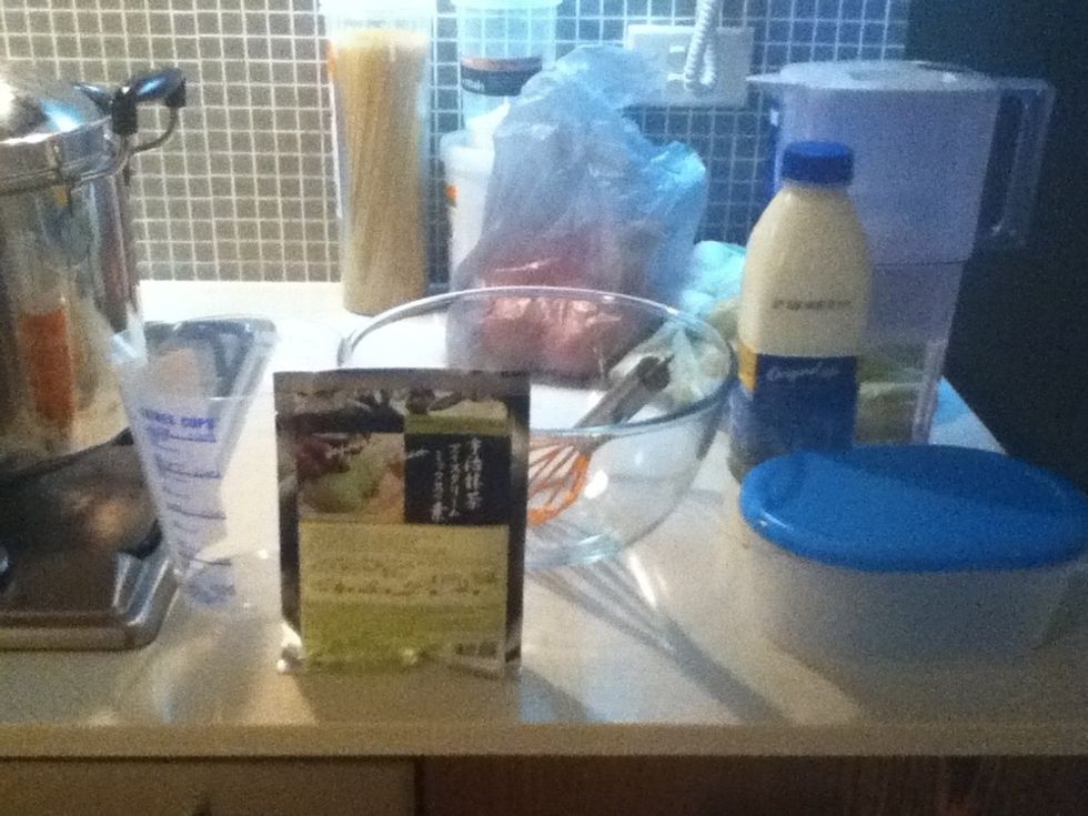 Here are all the ingredients needed !!! I think u can find the powder mix in an Asian groceries shop . Any milk is fine .