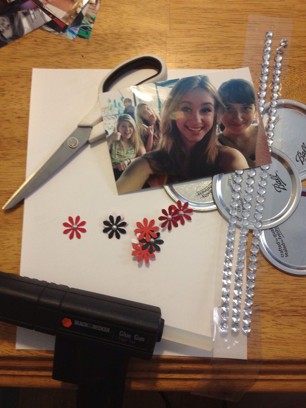 Here are all the supplies laid out...except for the magnets, pen, and copier I forgot to put those in sorry, just pretend they are there! (;