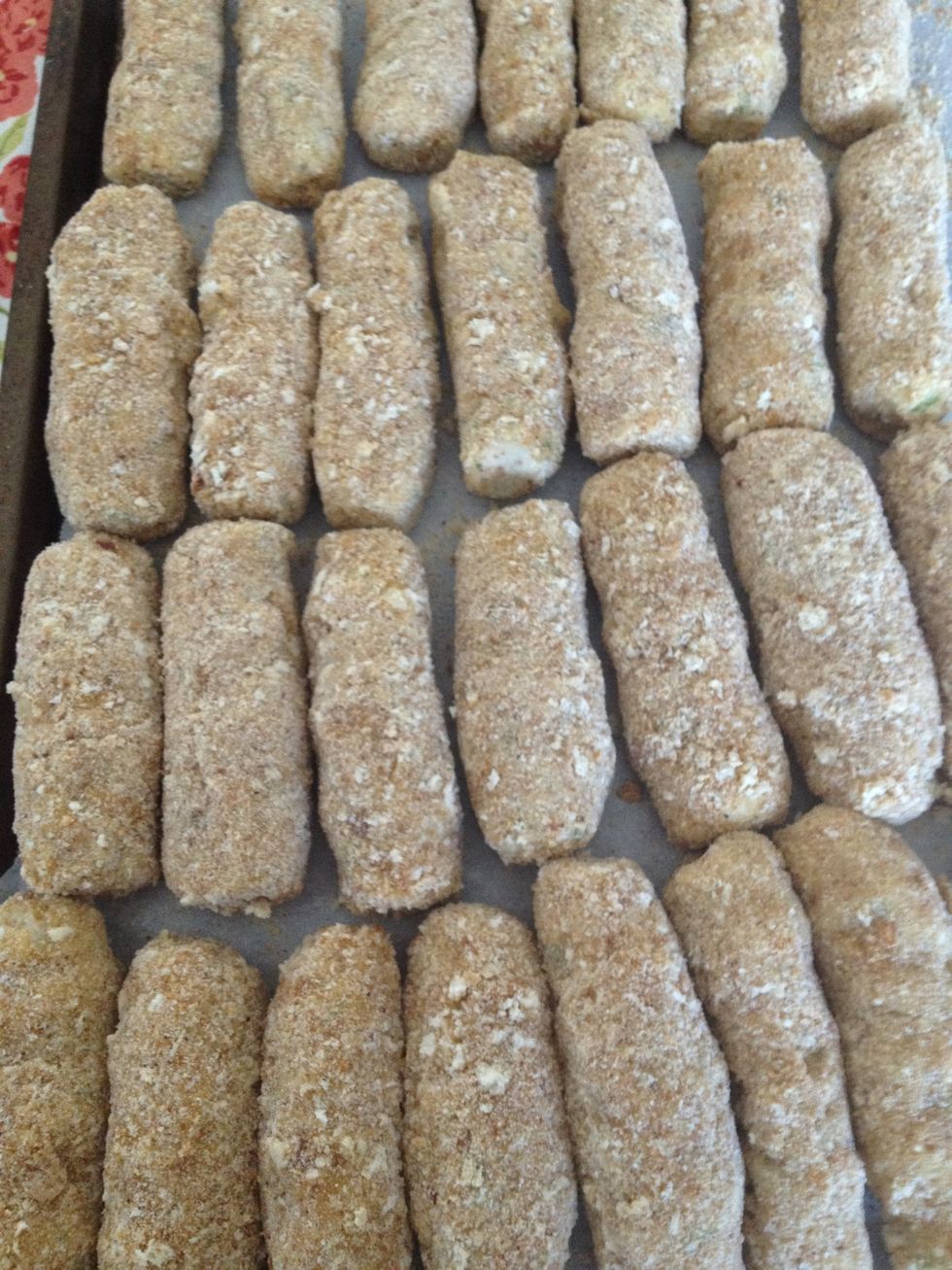 Here are the breaded croquetas ready to be fried.