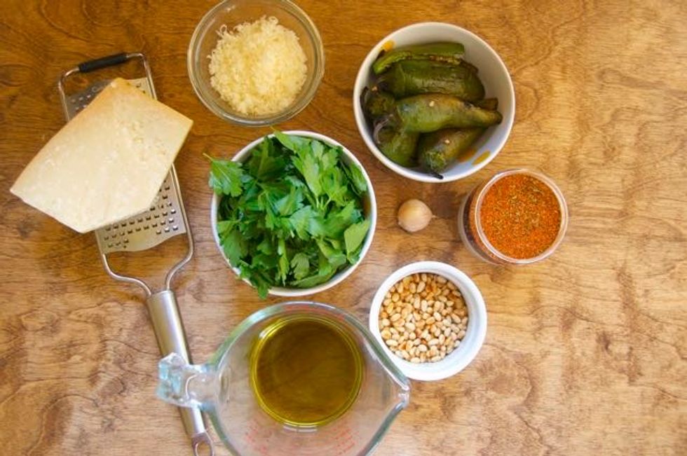 Here are the ingredients for this recipe. You can get the Smokin' Chipotle blend or any of our seasoning blends at: worldseasonings.com. Use the code 'WORLD' at checkout and save 35% on your order!