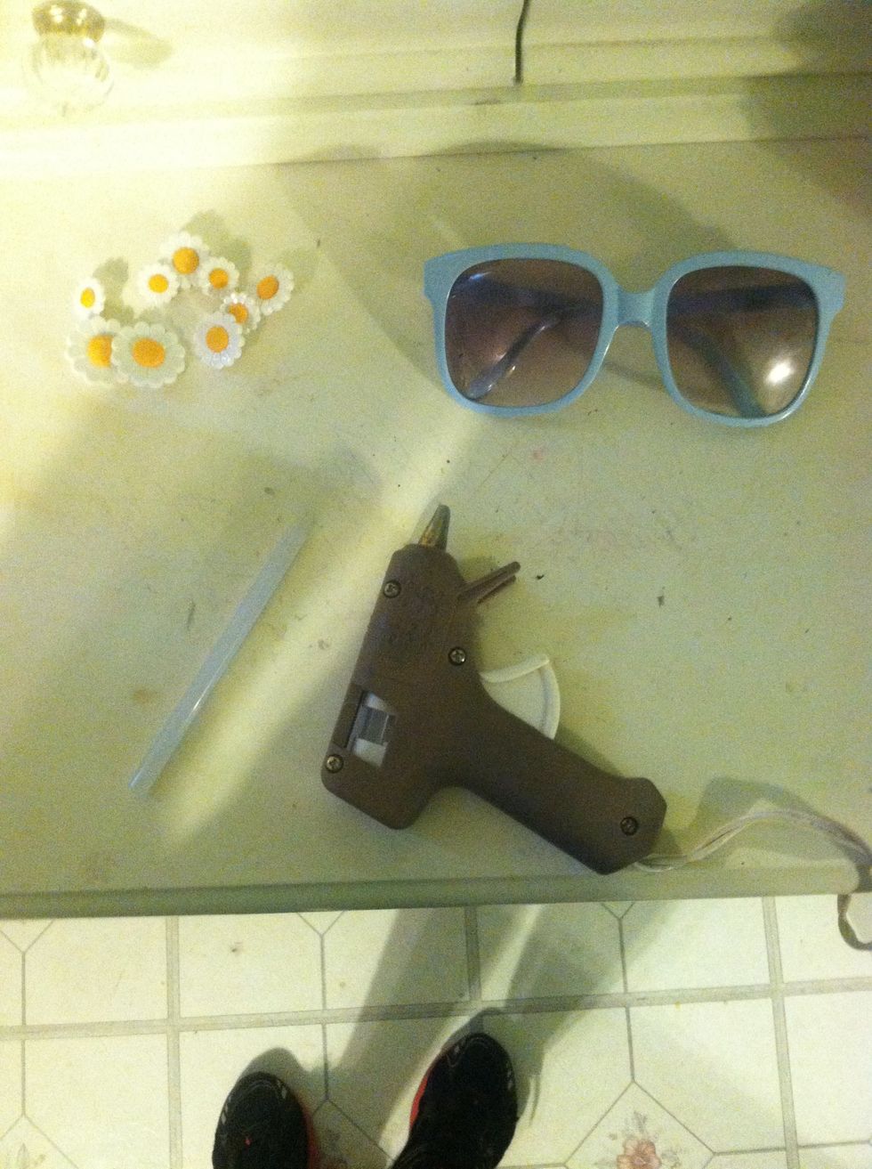 Here are the supplies  I got my flower buttons at walmart And my sunglasses at goodwill