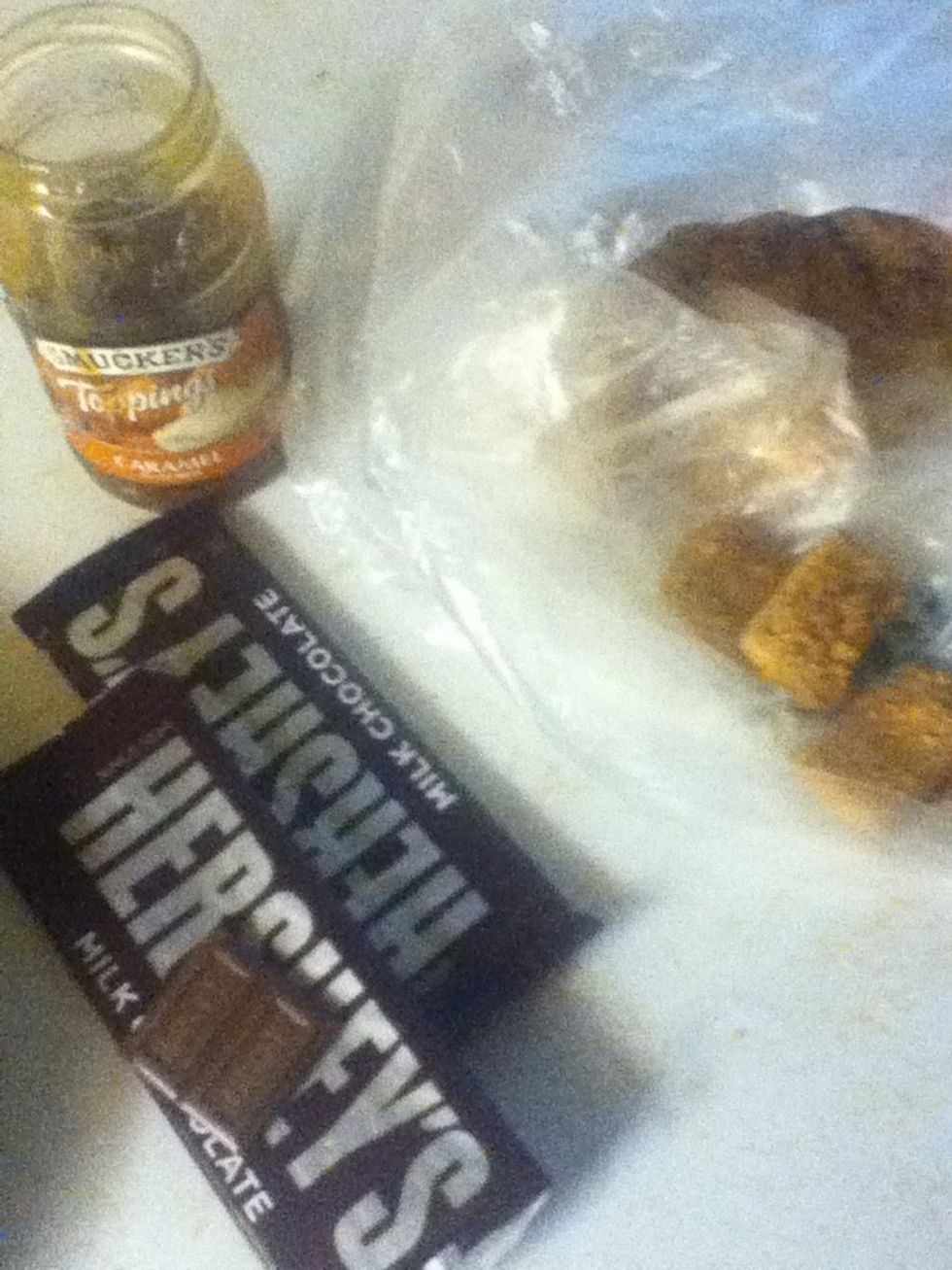 Here are the supplies! I got the zagnut from Tops in the bulk food section. It's one of my favorite treats! I made this little thing one day when I was bored and HUNGRY!