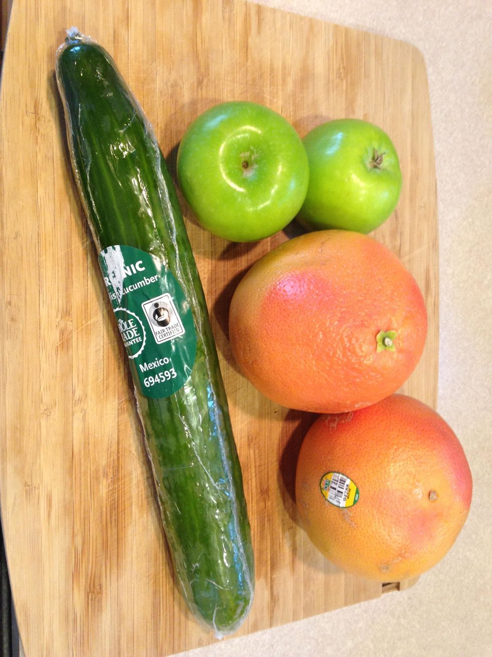 Here are your ingredients for our delicious drink.