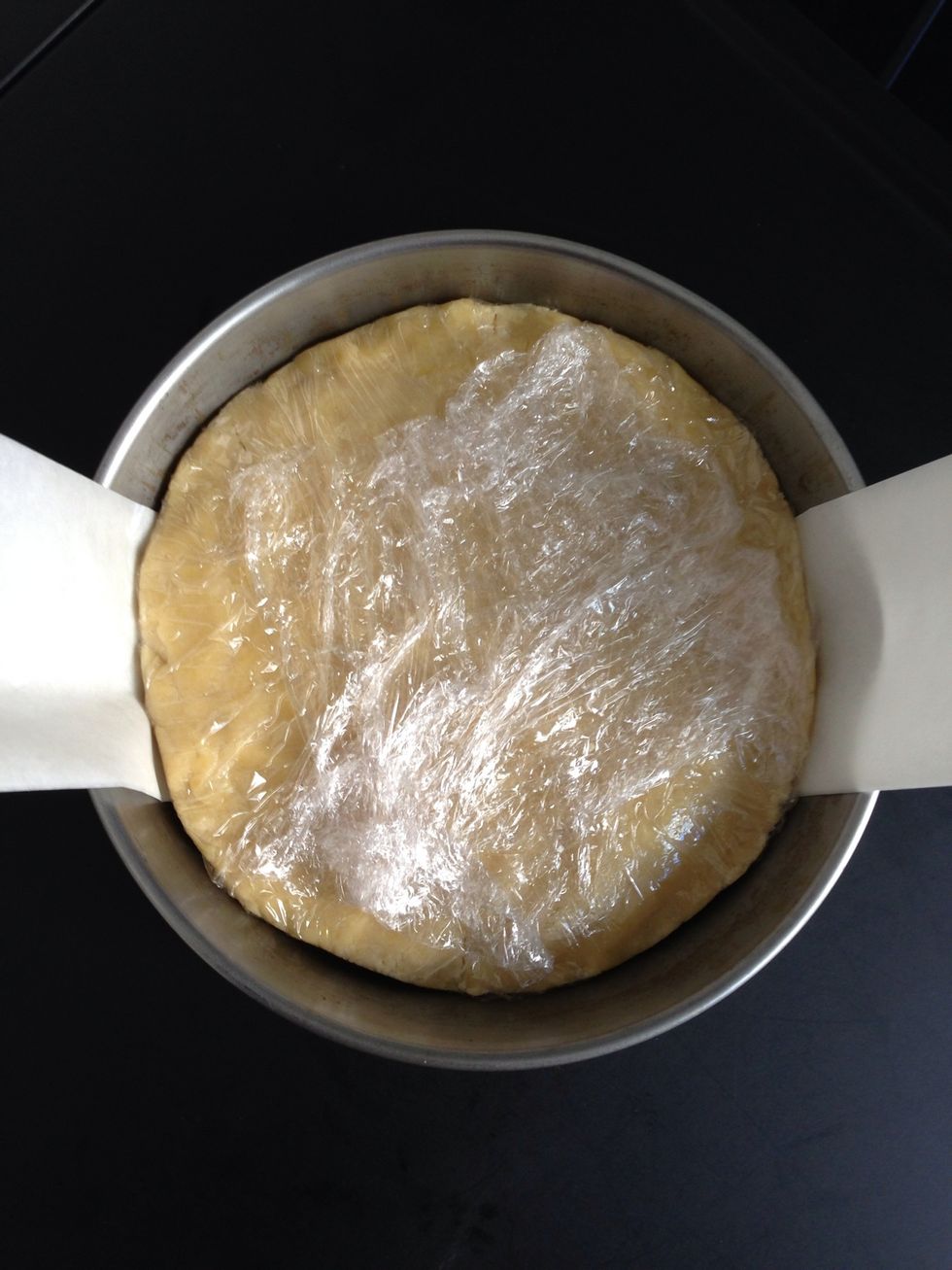 Here I put a strip of strong paper to be able to take out easily. Fun