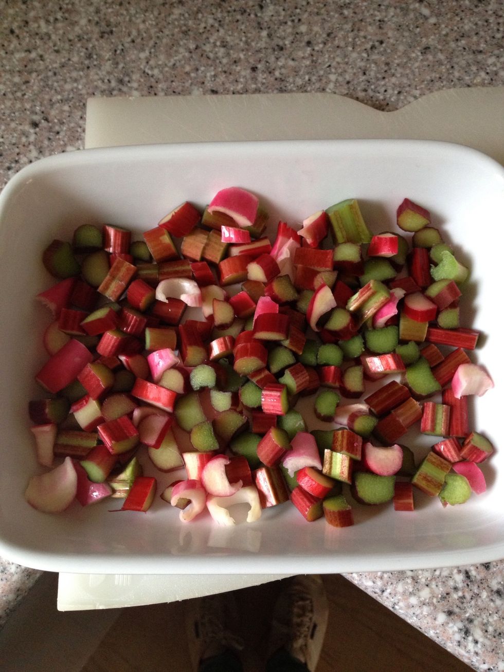 Here is 10 oz/300g rhubarb cut into small pieces. I want to bake them to avoid adding water.