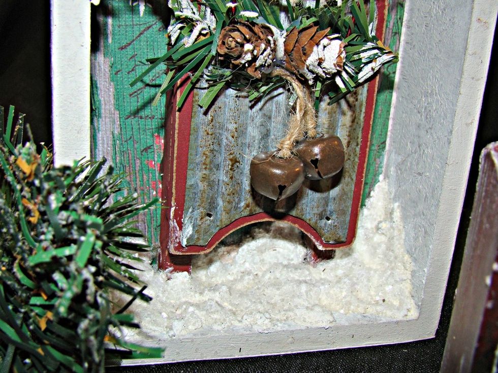 Here is a closeup of the snow with the glitter applied.