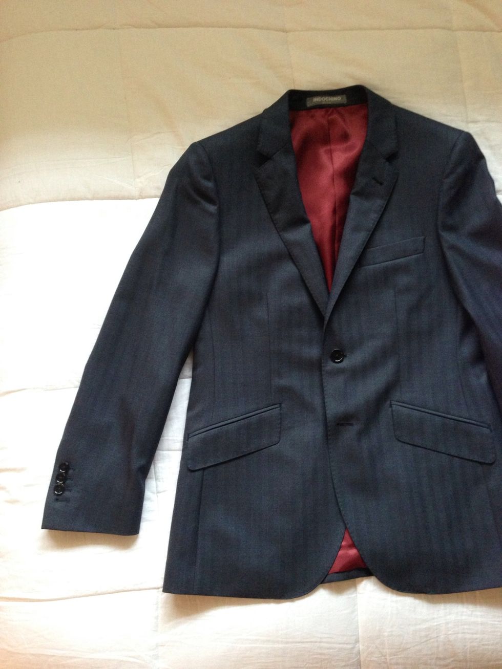 How to fold a suit coat or blazer (for travel) B+C Guides