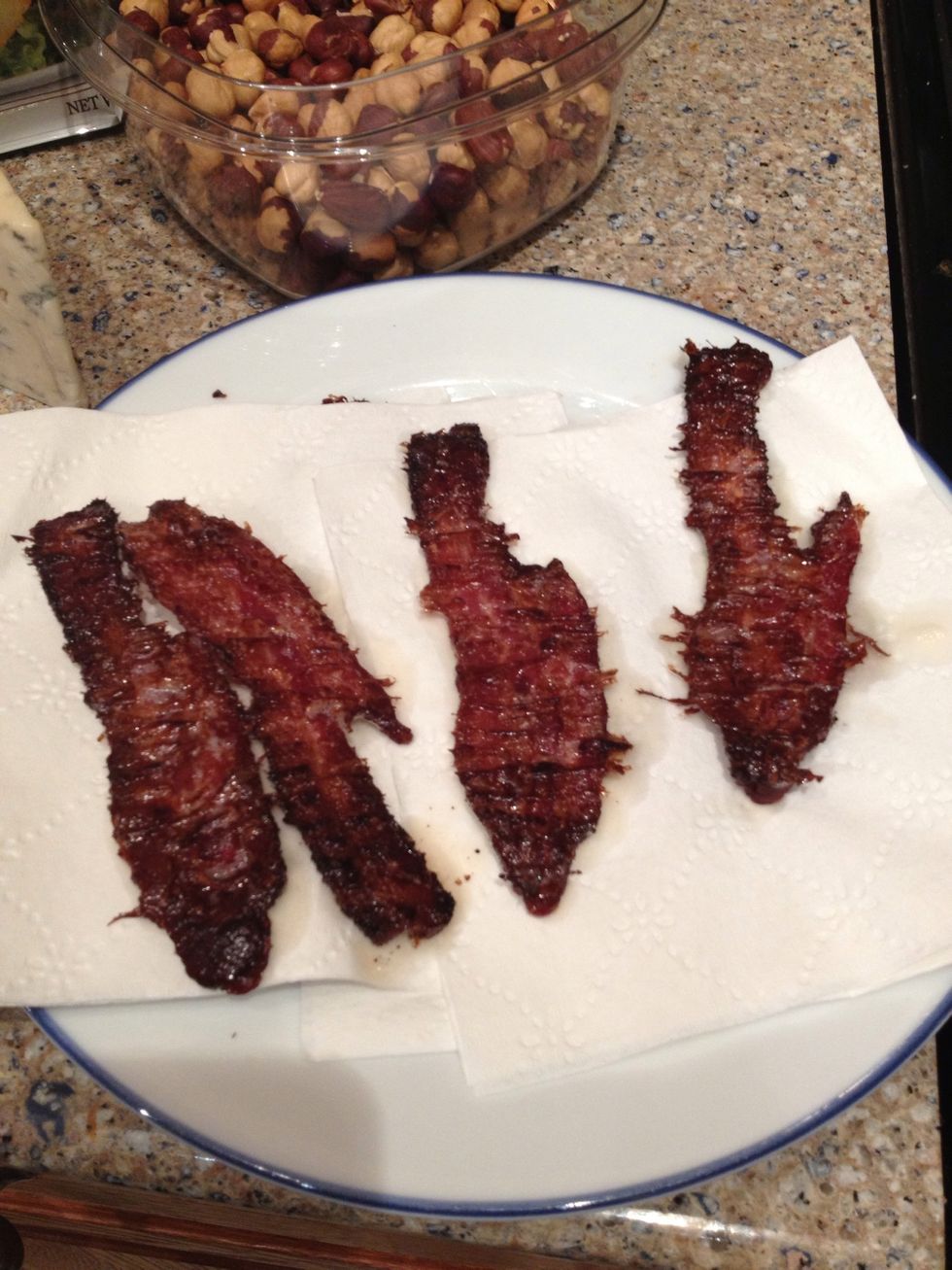 Here is the nicely cooked and crispified bacon! Oh, I so can't wait to eat it....