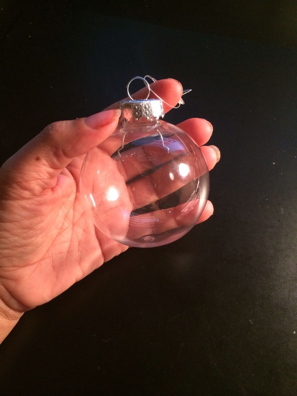 Here is the plastic ornament I used. This is the standard size. They had smaller ones as well as larger ones. Use what you like.\ud83d\udc4d