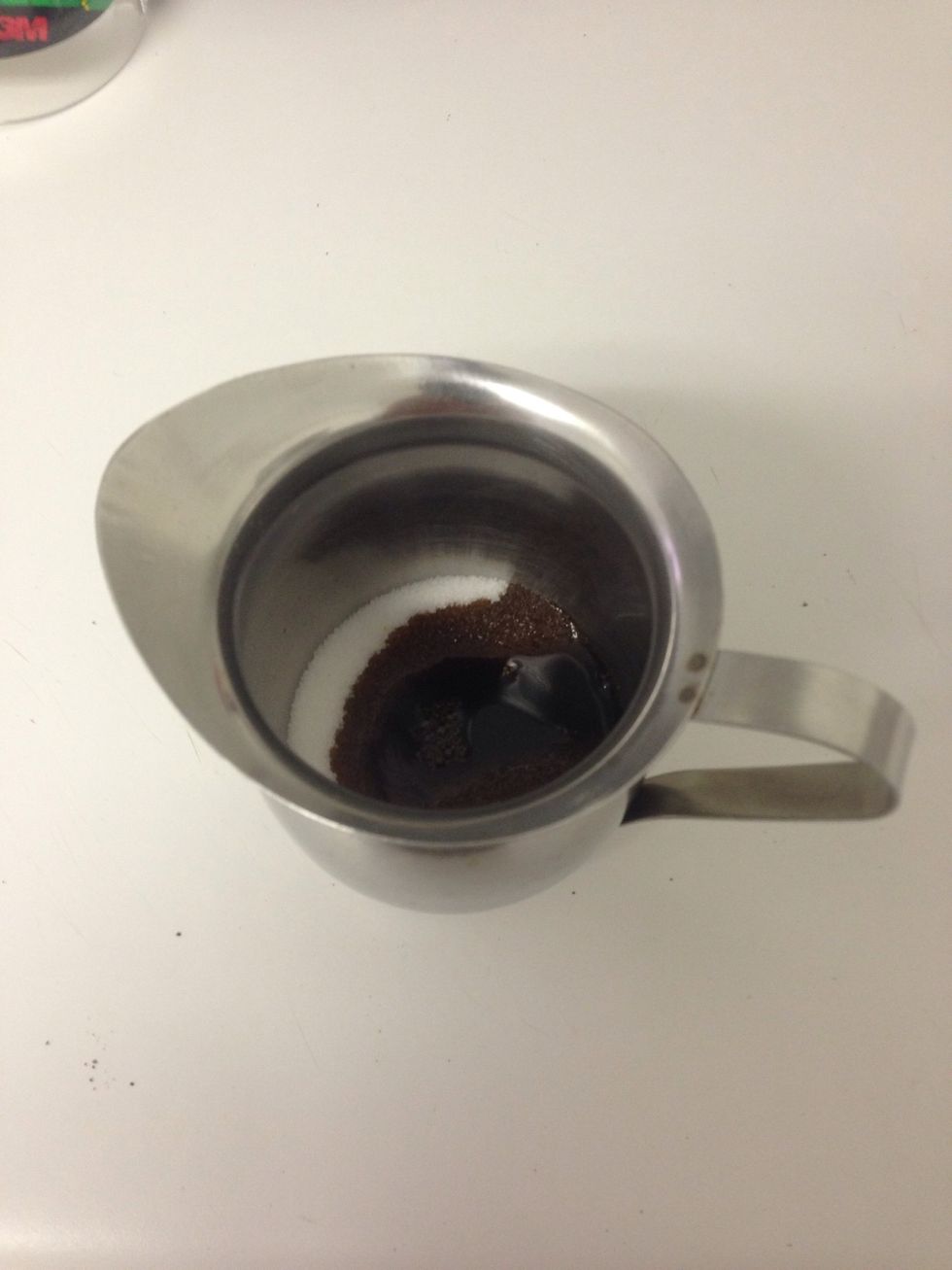 Here is the sugar with a little coffee.