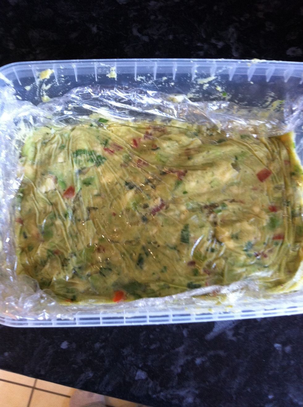 Here is the trick....put the cling film ON TOP of the guac.....\u274cnot over...\ud83d\udc4dbut on top!!