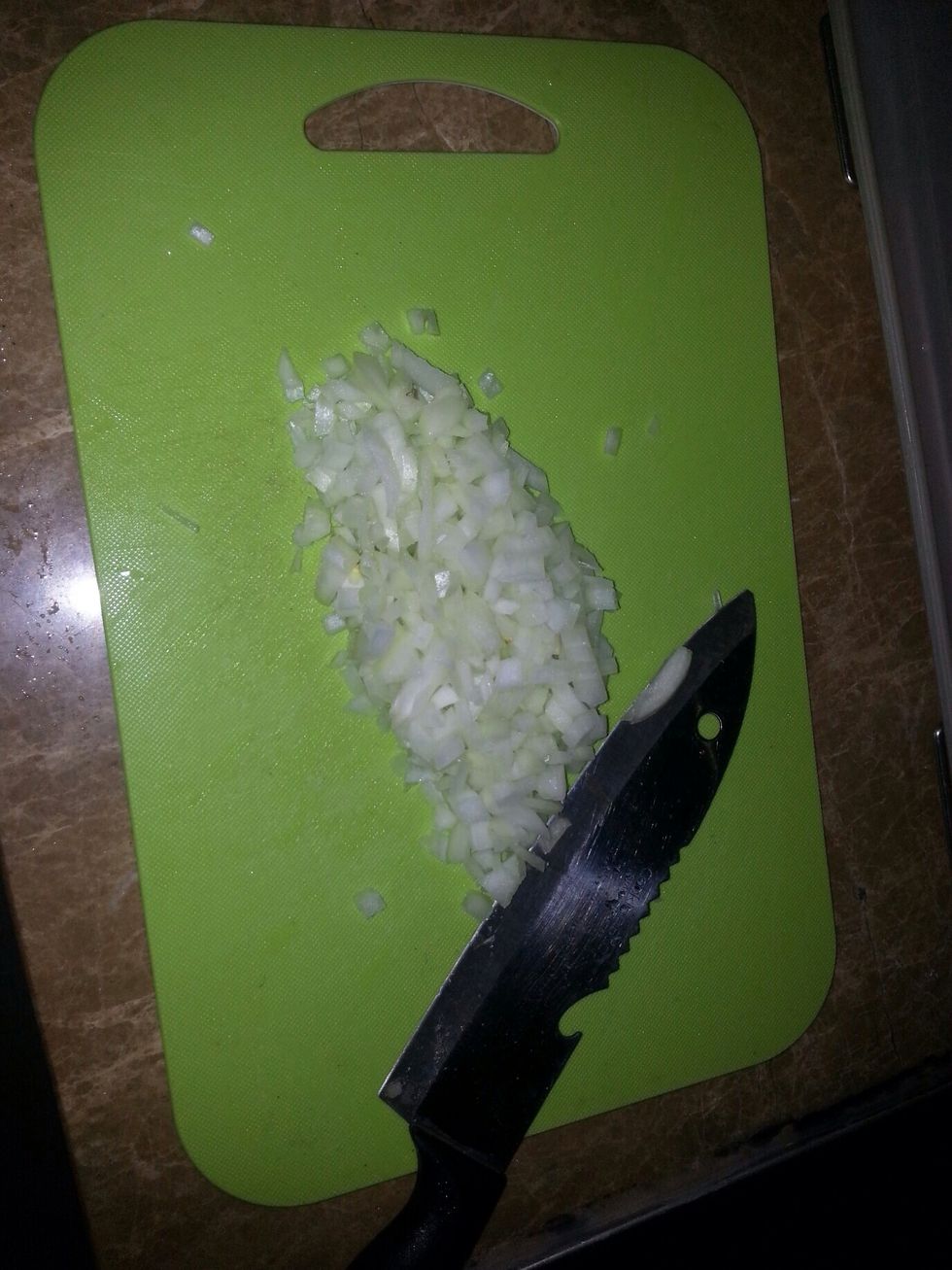 Here is what it looks like after it has been cut. Put them on to the plate where the kimchi is.