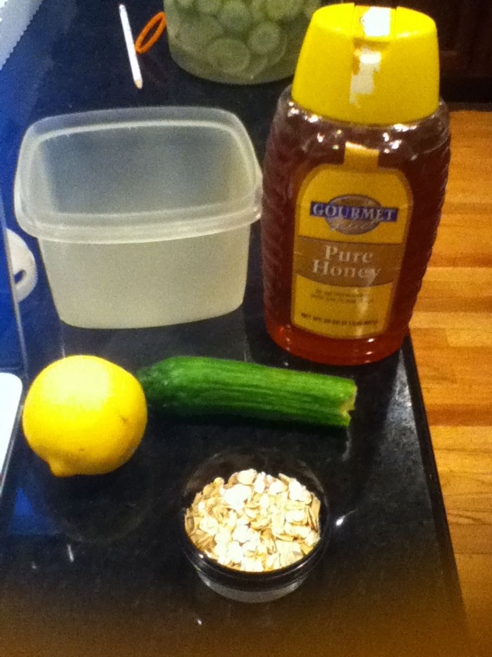 Here is what you need. 1/2 cucumber, a lemon, 2 tbsp oatmeal, honey, bowl, and a blender