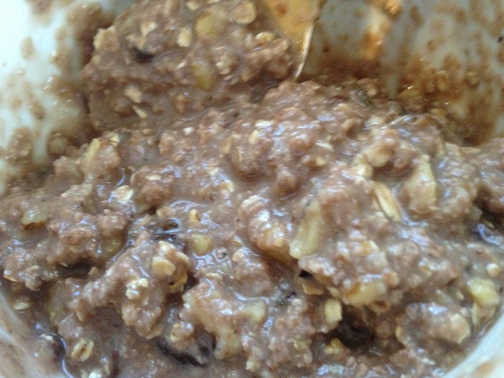 Here is your mixture. I had quite a bit of milk to get an ice cream effect to my protein bar. You can do without that much milk also if it doesn't fit your macros.