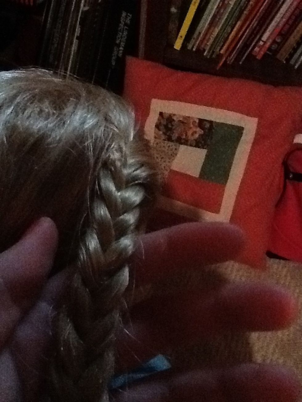 Here's a fishtail braid