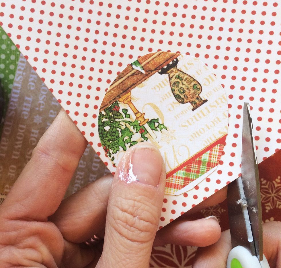 Here's a tip: free hand your smallest circle. Then lay it on top of your paper and use it as a guide to cut your next circle slightly larger. Using your new circle, repeat this process 8-10 times.