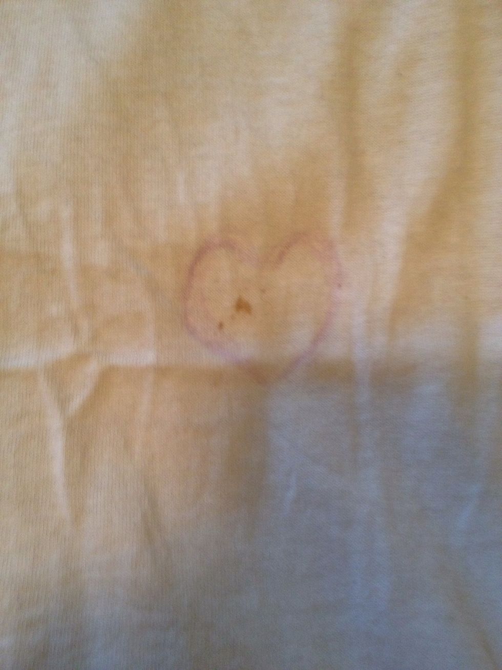 Here's an example how to decorate your top (or a T-shirt, but for now).First I draw a figure with pencils.