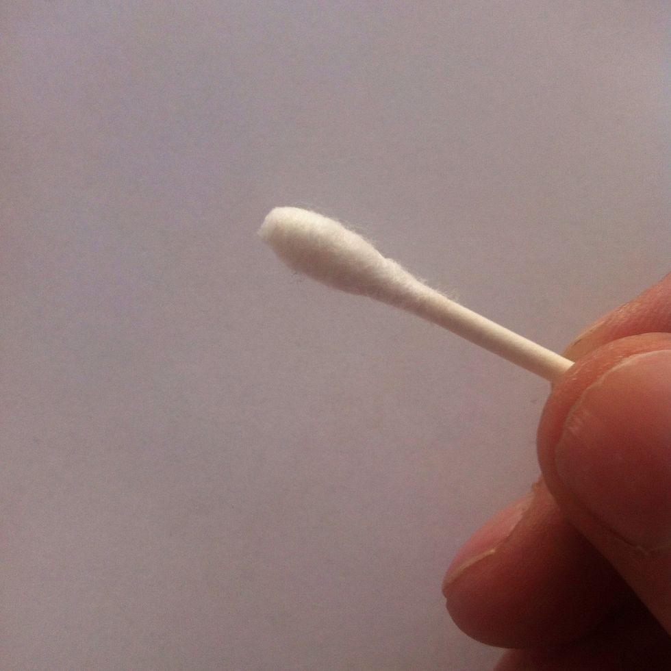 Here's how I fixed it. Get yourself a Q-tip.