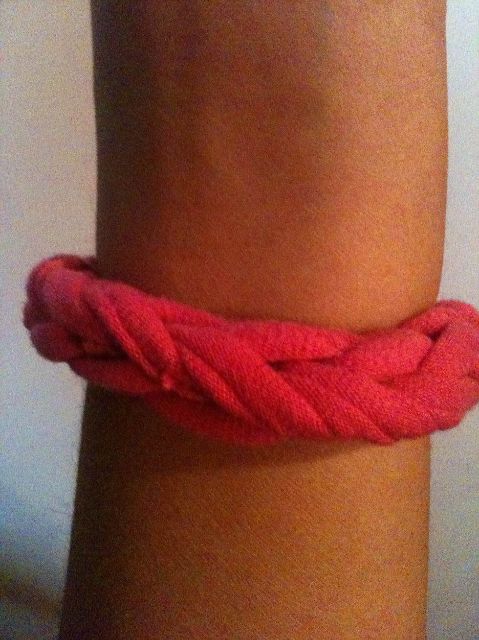 Here's the finished bracelet :) why don't you make one for your friend? just an idea ;)