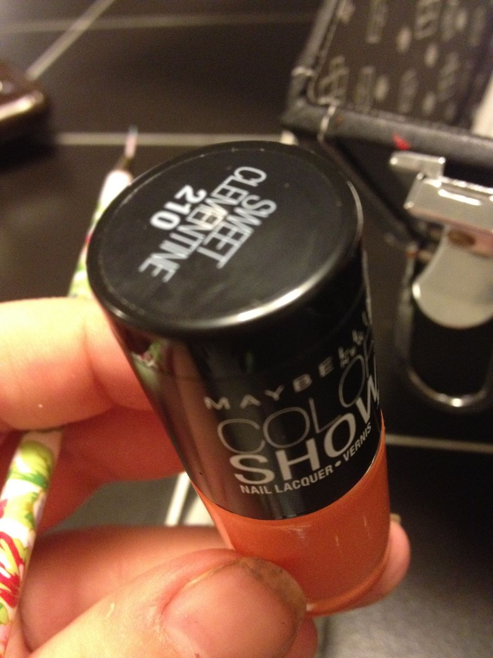 Here's the polish I will be using, it's Maybellines new polish for a little more then $2, and the colors are amazing!