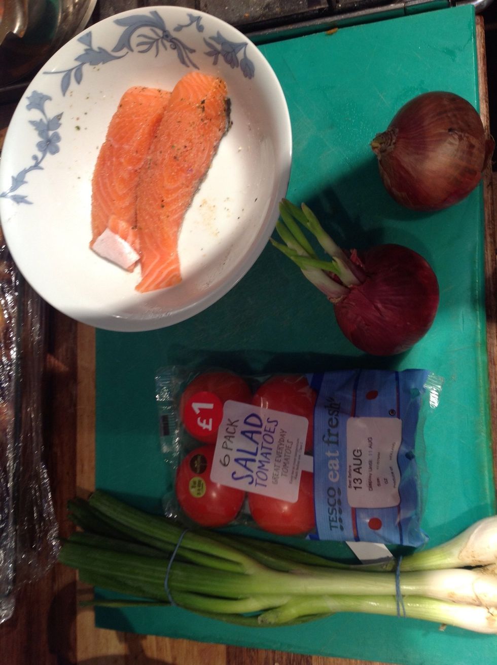 Here's the vegetables I included alongside already seasoned salmon (plainly seasoned with garlic and mixed herbs)