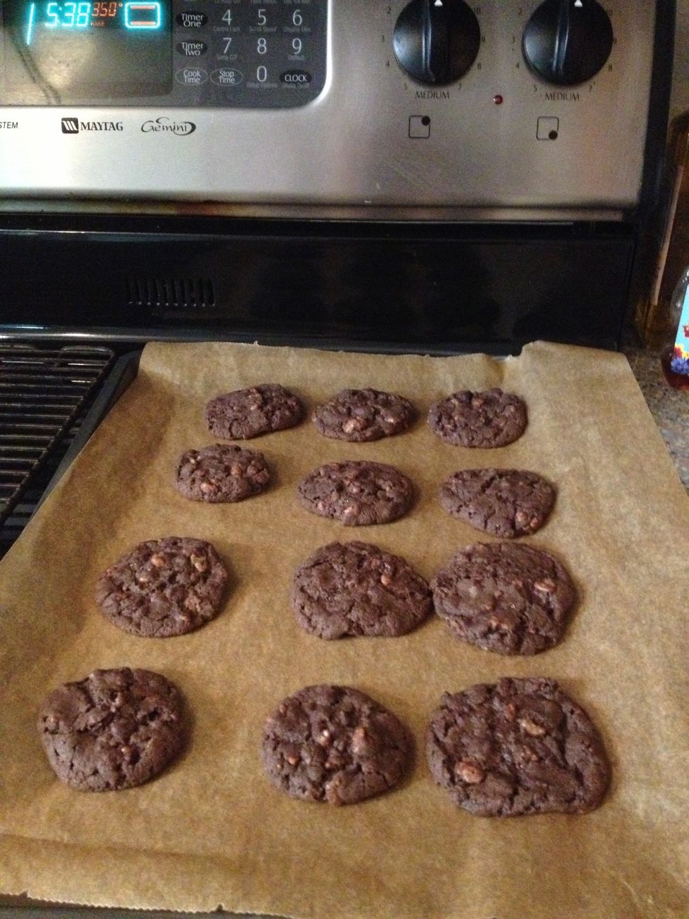 Here they are!!! Done in 10 minutes! Let them cool for two more minutes, then transfer them to the cooling rack. Enjoy!!!!!