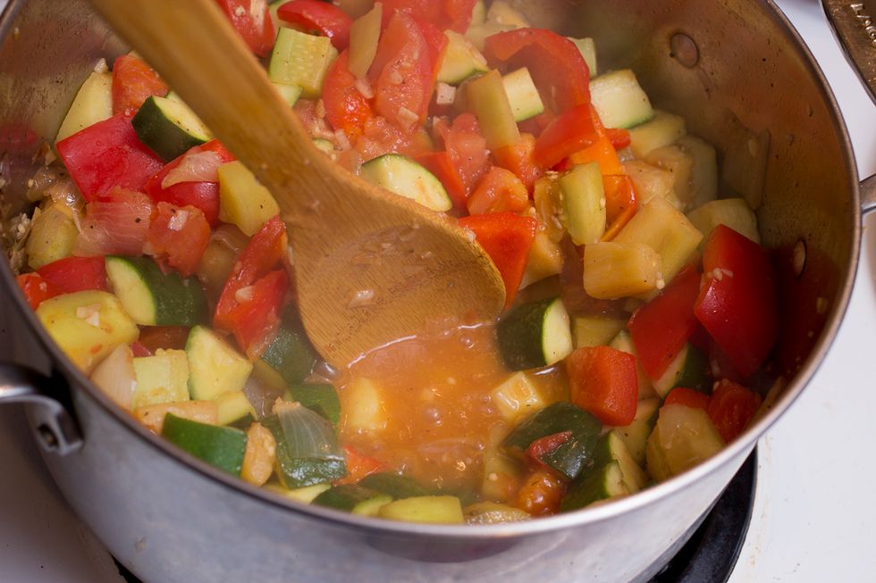 Here we are after about 20 minutes. Another stir and replace the lid. The lid is important as it keeps the steam from escaping.