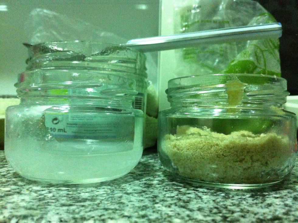 Here you can see half of oil for the sugar