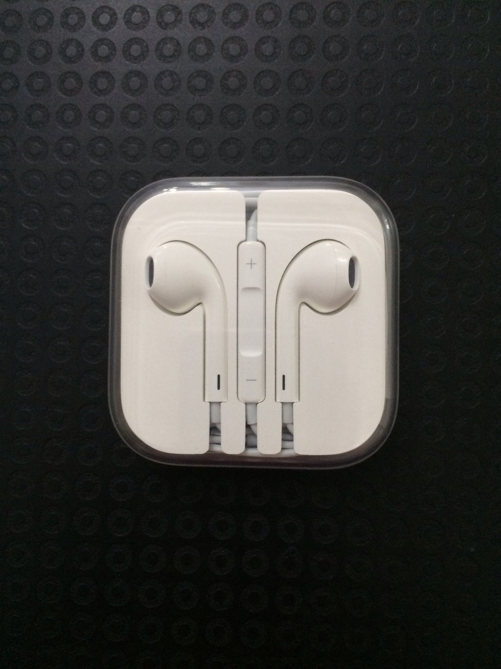 Here you go! Now you have re-packed your earpods successfully!