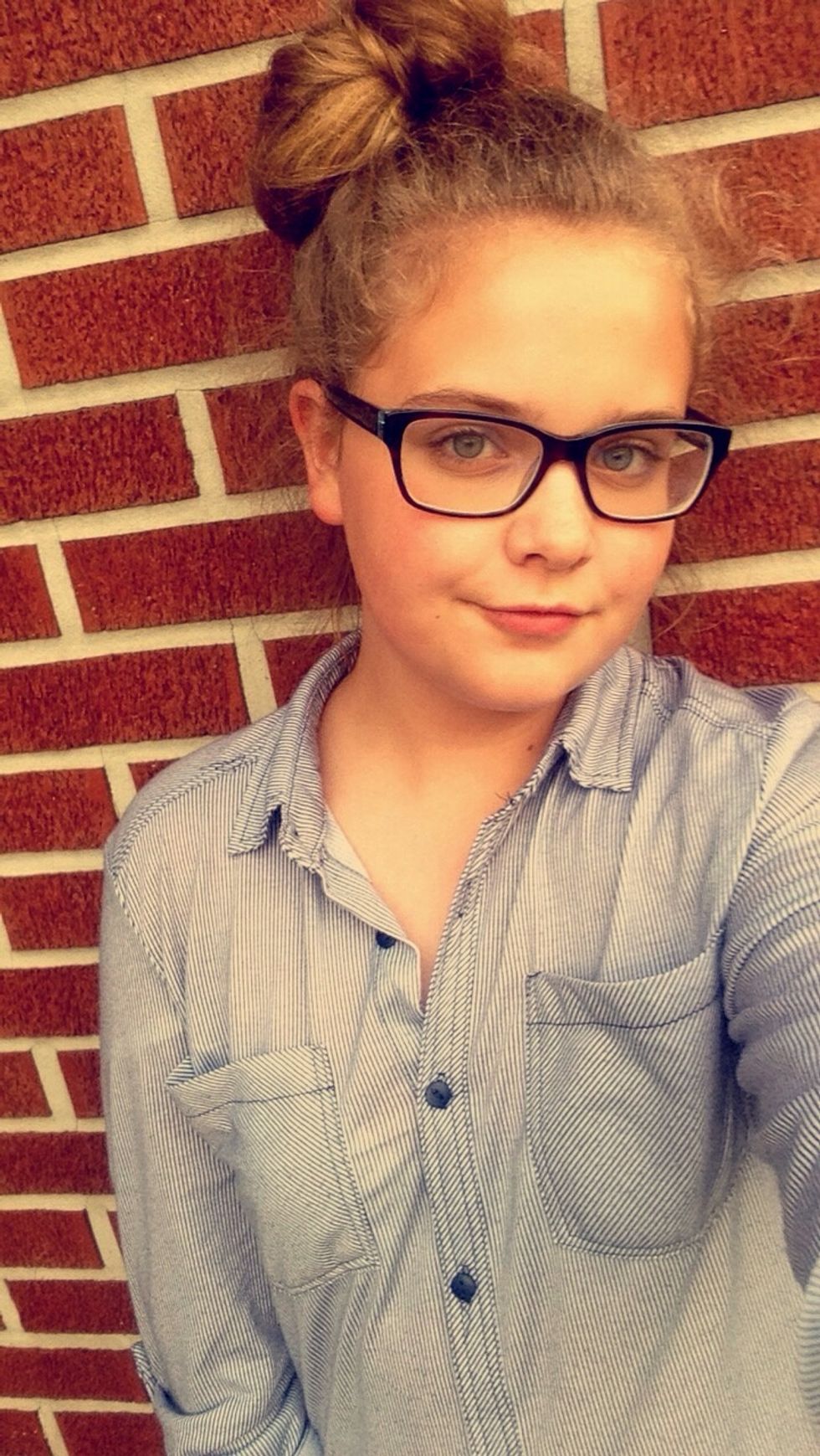 Hey! After my first 2 guides, I realized that I forgot to do an intro! I'm Sarah and I'm 13. I'm in 8th grade and this is my second account on Snapguide. My other one had 182 followers!