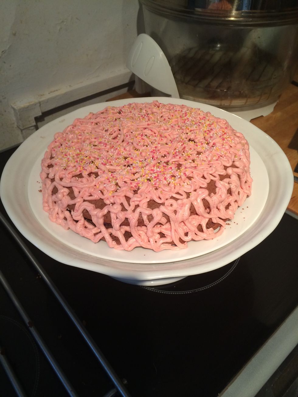 Hey presto - totally srummy and definitely bad for ones waist line Chocolate Cheery Messy Cake