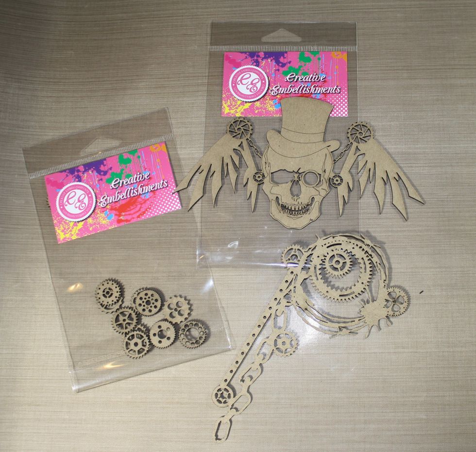 Hey there and welcome , one of my favorite times of the year is upon us, Halloween! and I am super excited to do this Grungy Halloween guy, so let's get started...