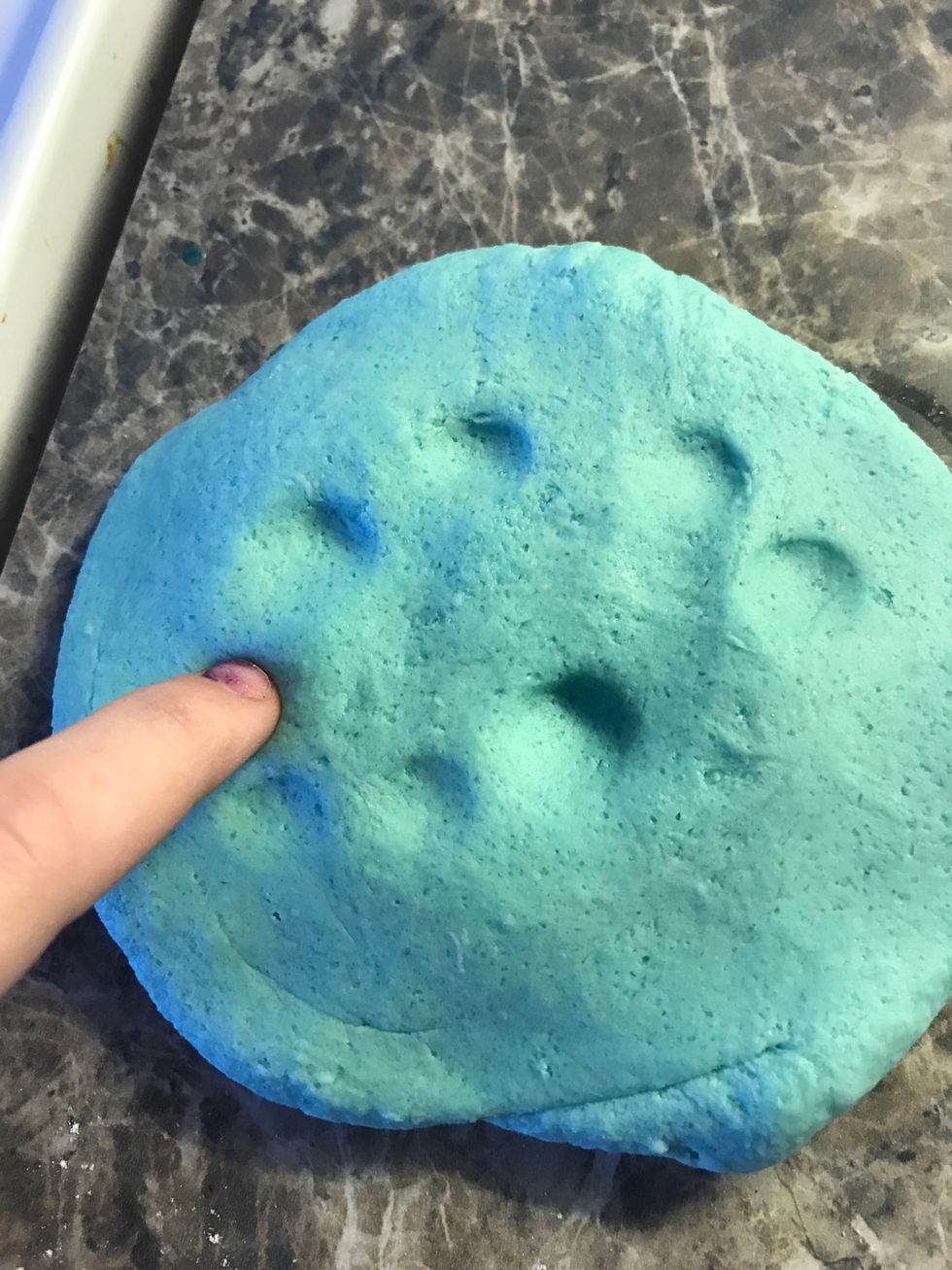 Hi I'm going to teach you how to make play doh (the stuff you need is in supplies)