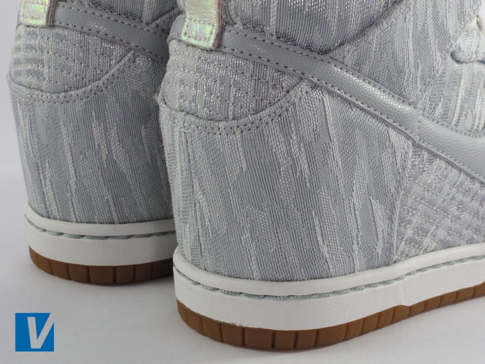 High quality stitching can be hard to replicate. Check carefully that the stitching on the heel of the Sky Hi's is tight, straight, evenly spaced and cleanly finished.