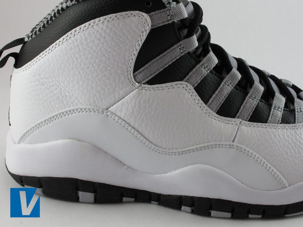 High quality stitching can be hard to replicate. Check carefully that the stitching on the side panel is tight, straight, evenly spaced and cleanly finished.