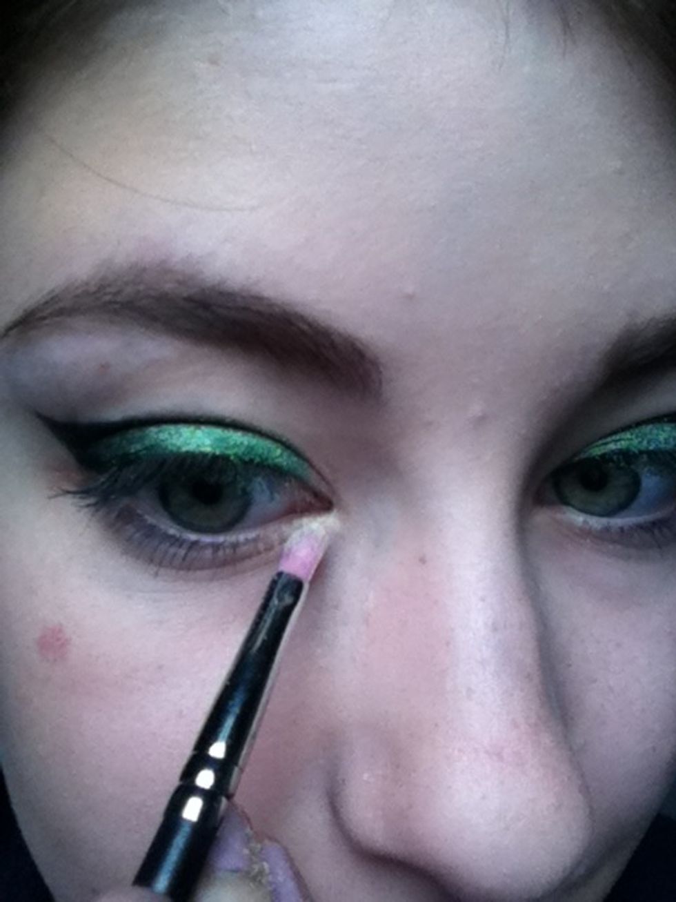 Highlight the inner corner of your eye.