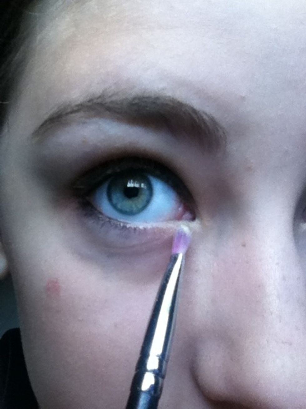 Highlight the inner corner.