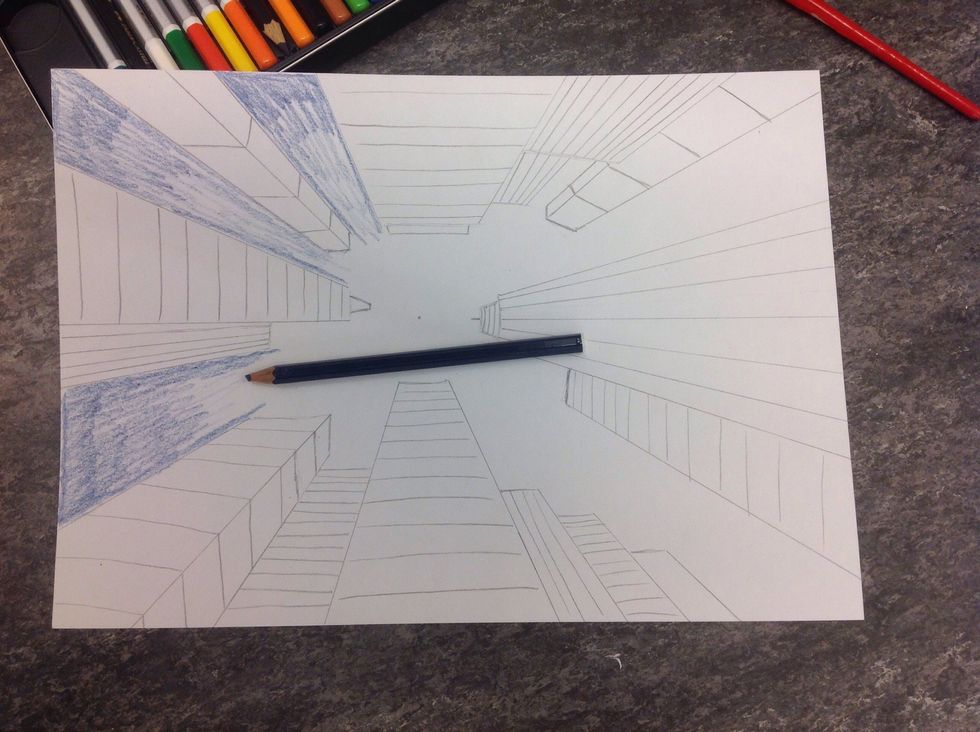 Himlen \u00e4r alltid m\u00f6rkare bl\u00e5 n\u00e4rmare marken/horisonten!