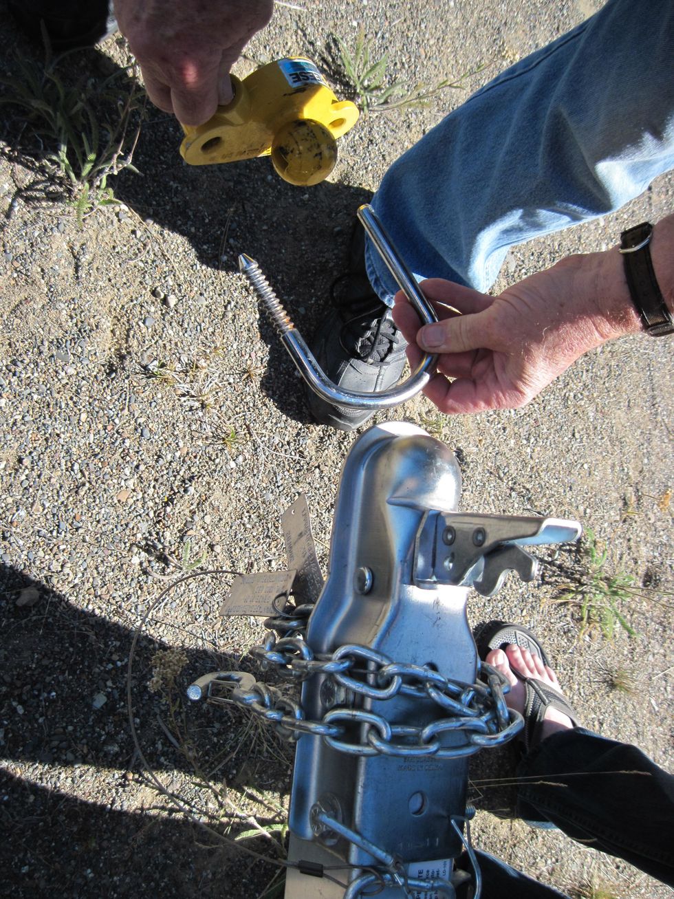 Hitch lock is off.