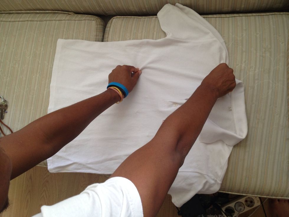 Hold the two point as shown on the picture