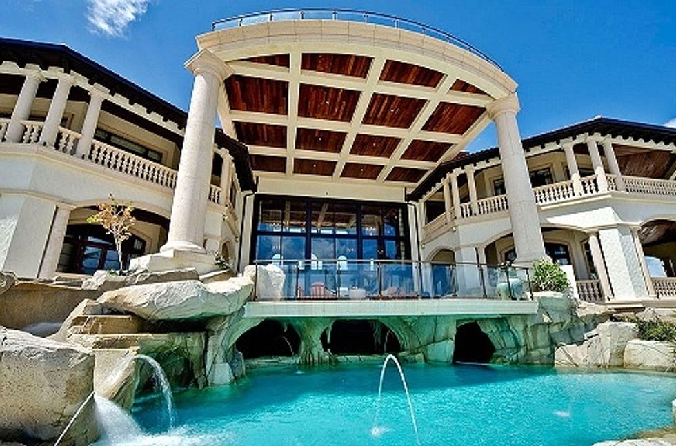 "Home is where the reside memories are created,friend are always welcomed and laughter never ends" \ud83c\udfe1 being home is always a sign of having people there to support you