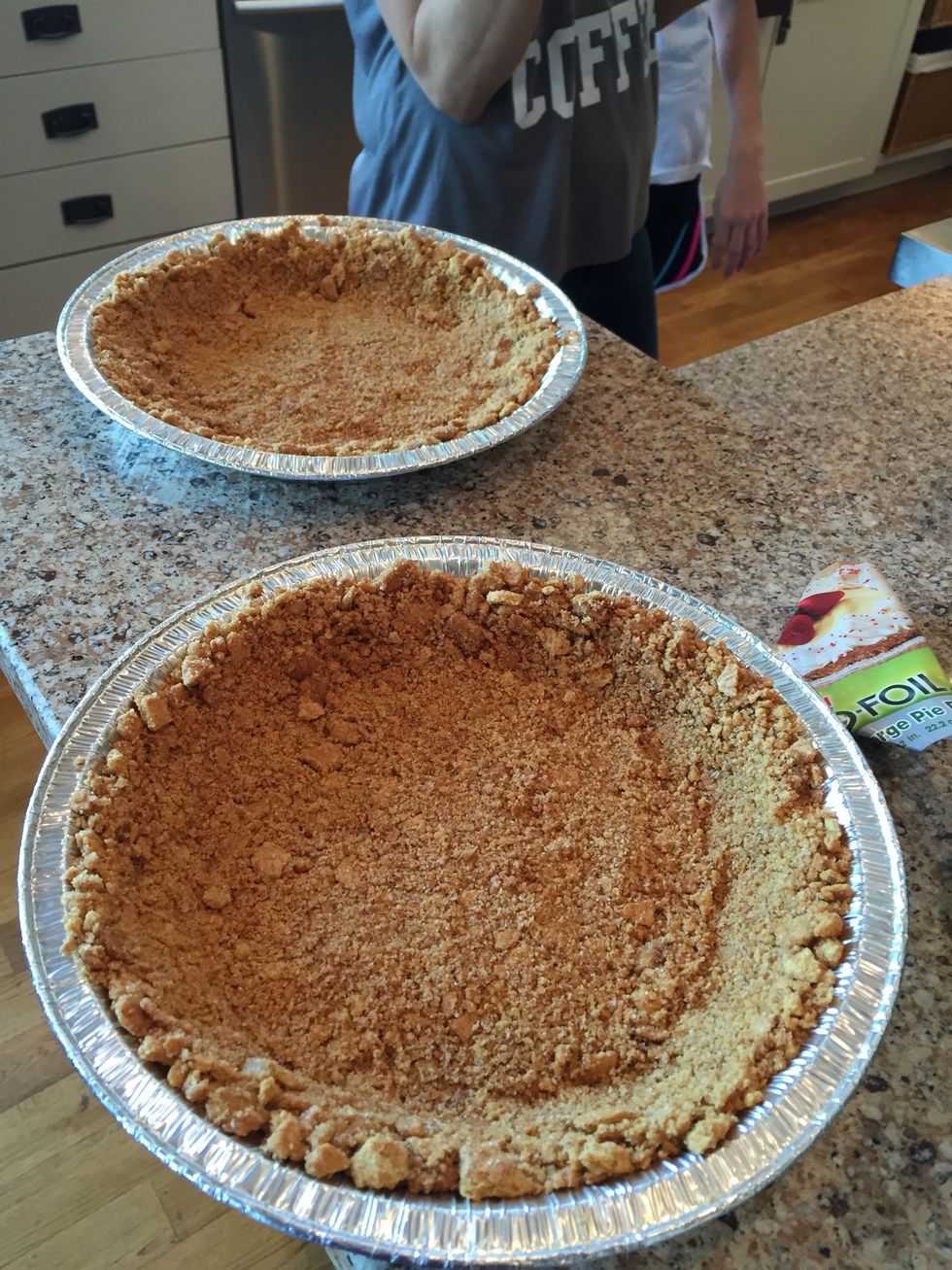 Homemade: warm up a half stick of butter until it browns. Then remove from heat and add 2 TB sugar and one sleeve of graham crackers (crushed). Stir well and press into pie dish. Bake 375\u00b0 for 10 min