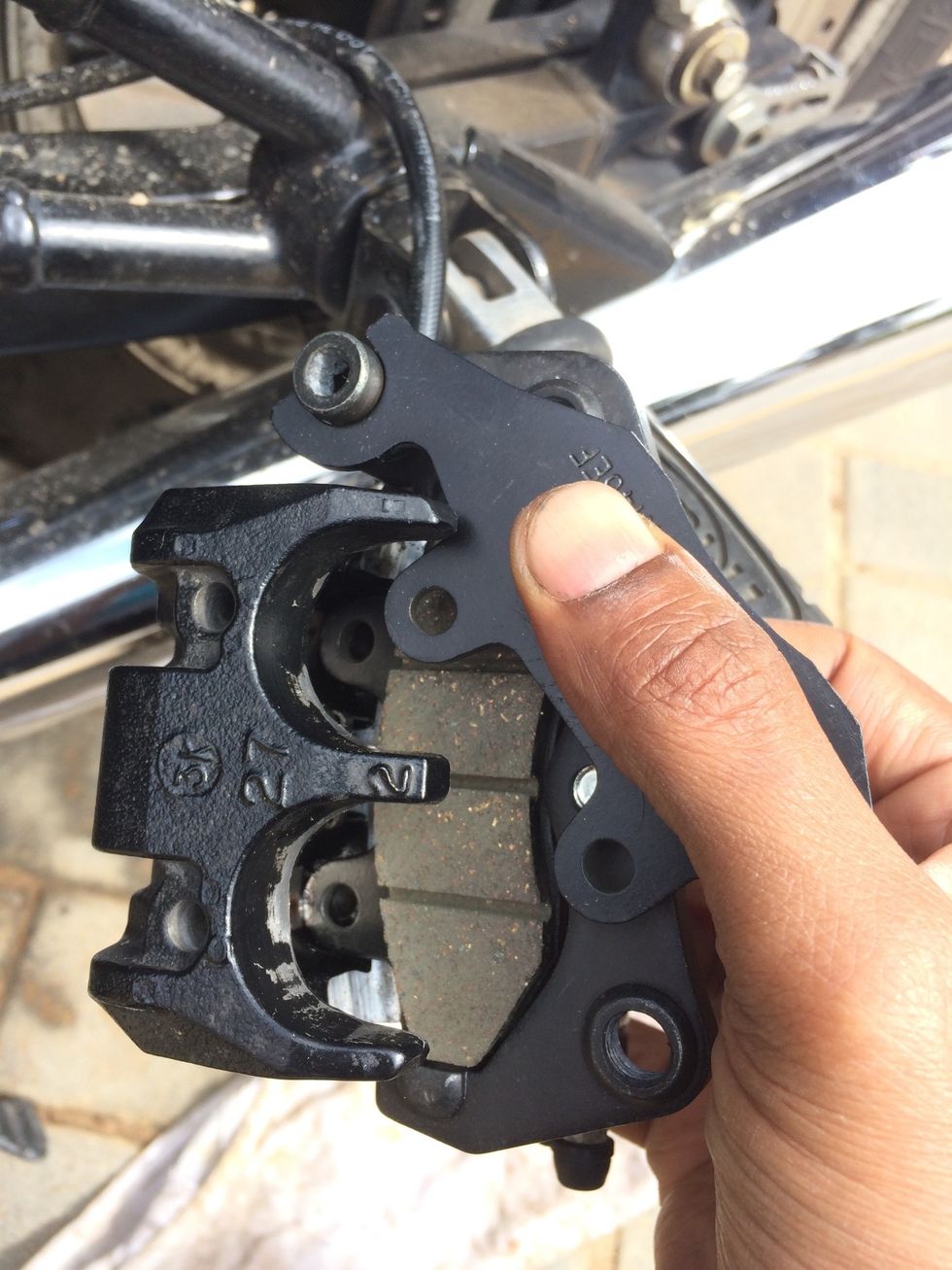 Hook the second pad in the guide hook