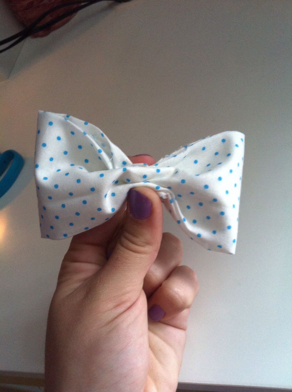 Hot glue the Middle together so it keeps the shape