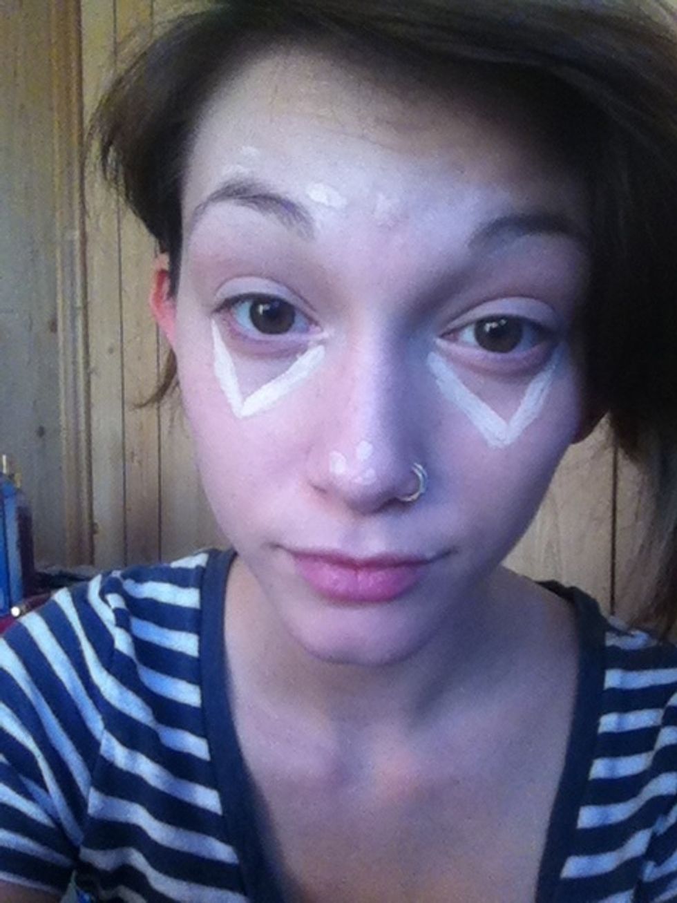 How i apply my concealer. Do the V shaped under the eyes and blend inwards. Blend all of it in with your fingers.