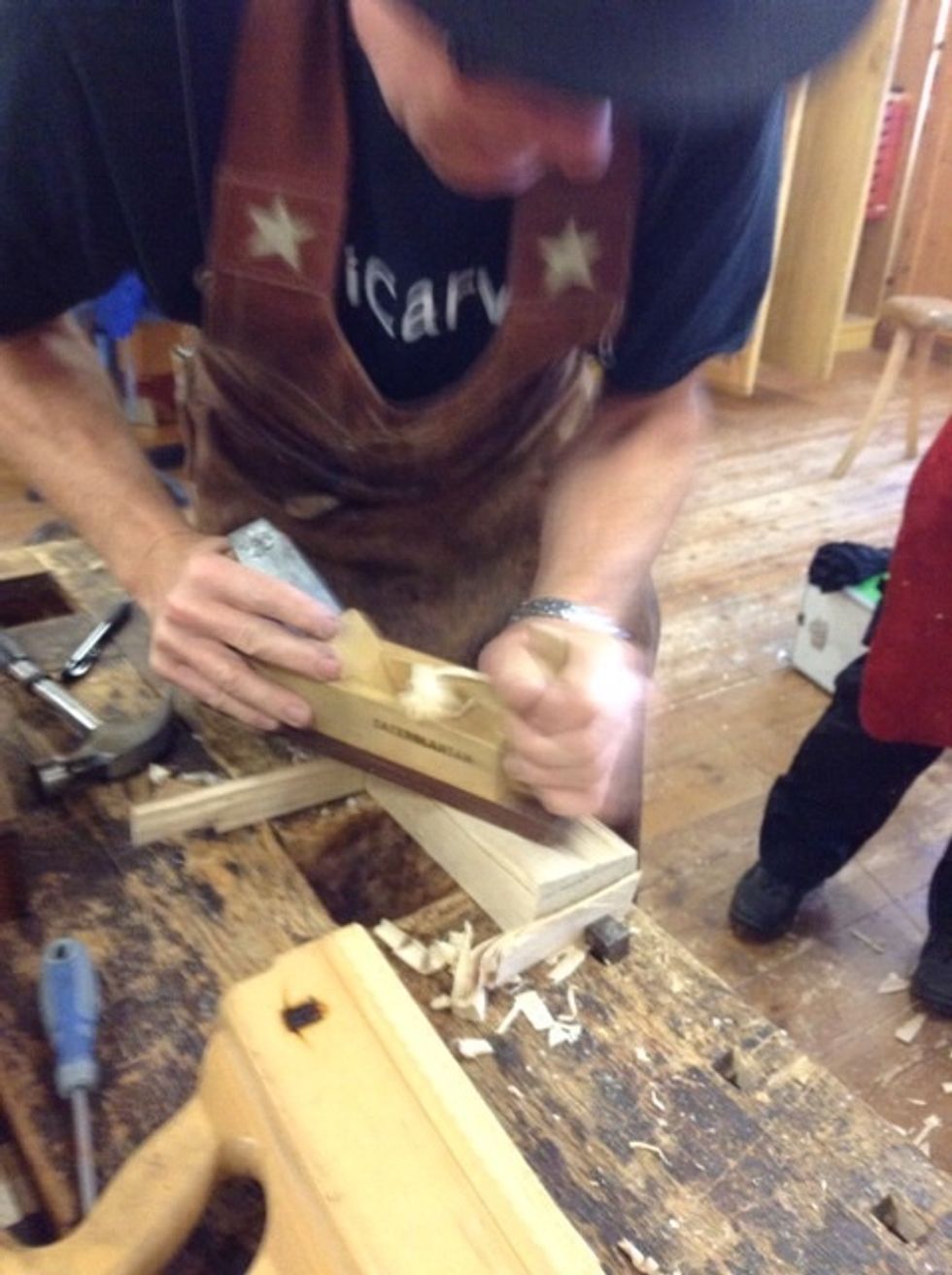 Hyvla till \u00f6nskad form.